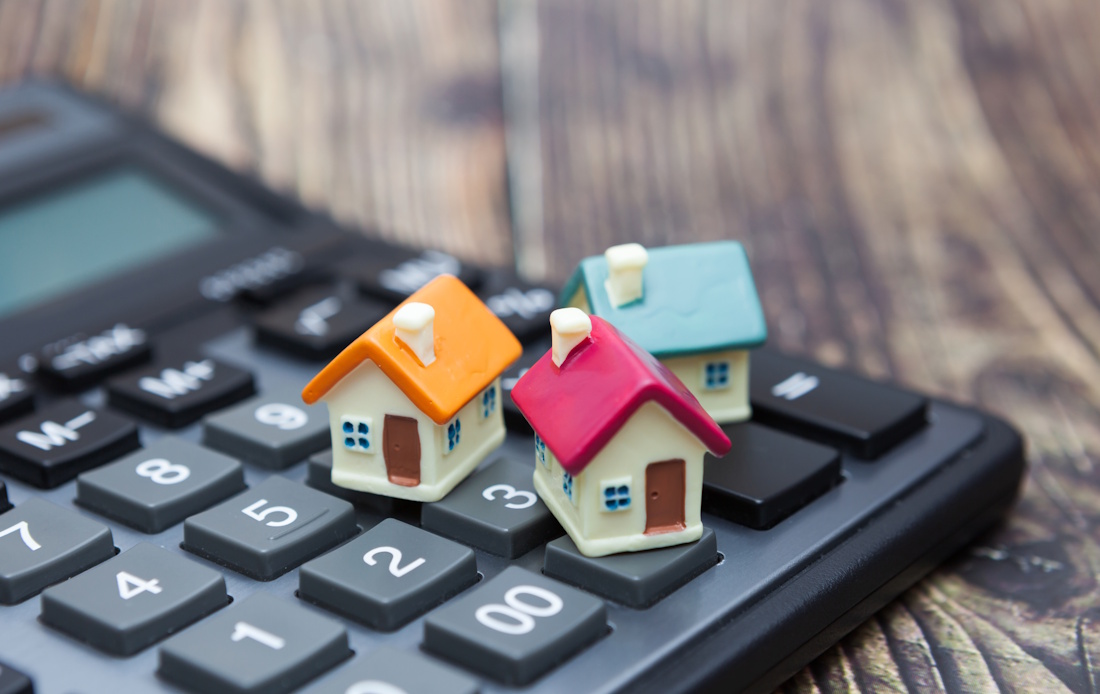Little houses on a keyboard