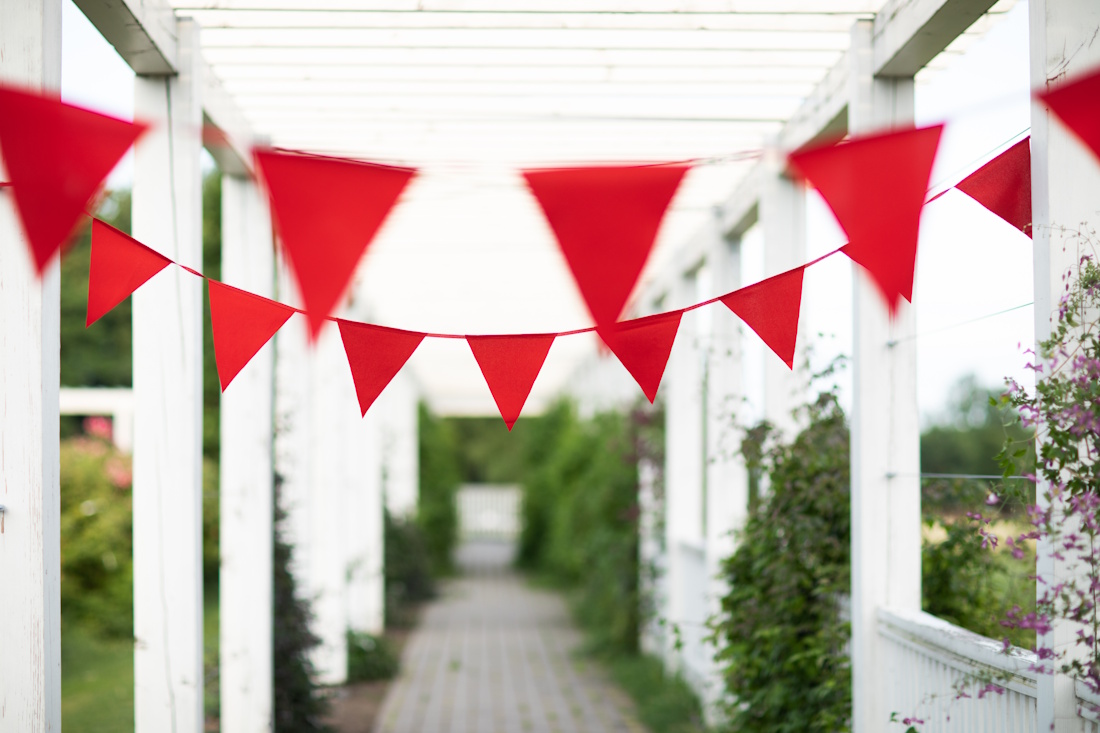 red flag and a white walkway